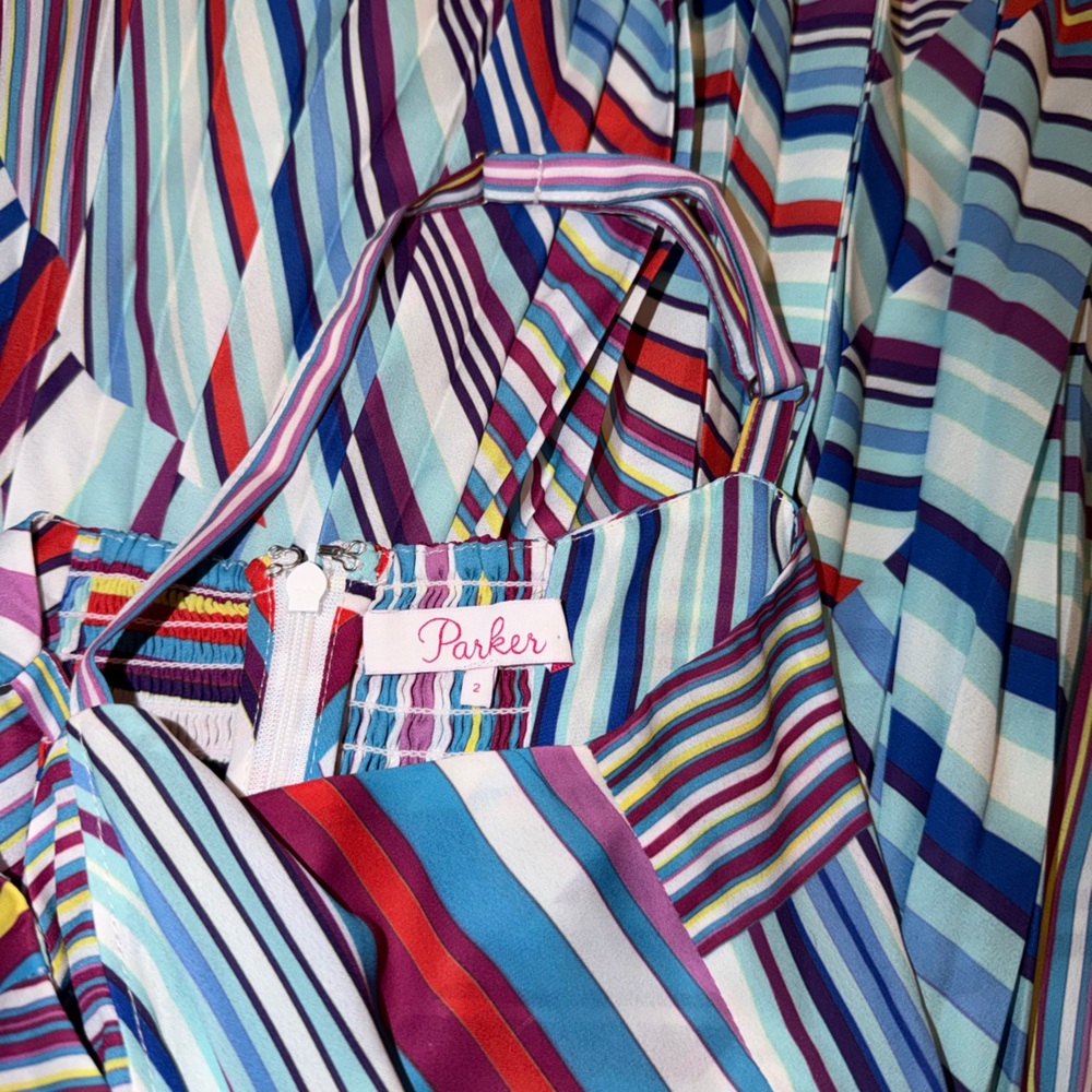 Parker Blue Multi Color V Neck Pleated Detail Knee Length Designer Dress Size 2 - Picture 3 of 8
